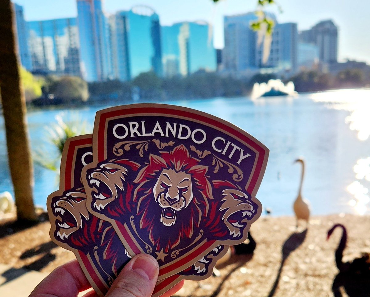 More Legacy assets acquired. 👀

They put this logo on anything, and I must have it! ♥️💜

#MagnetMonday #OCTwitter 🦁