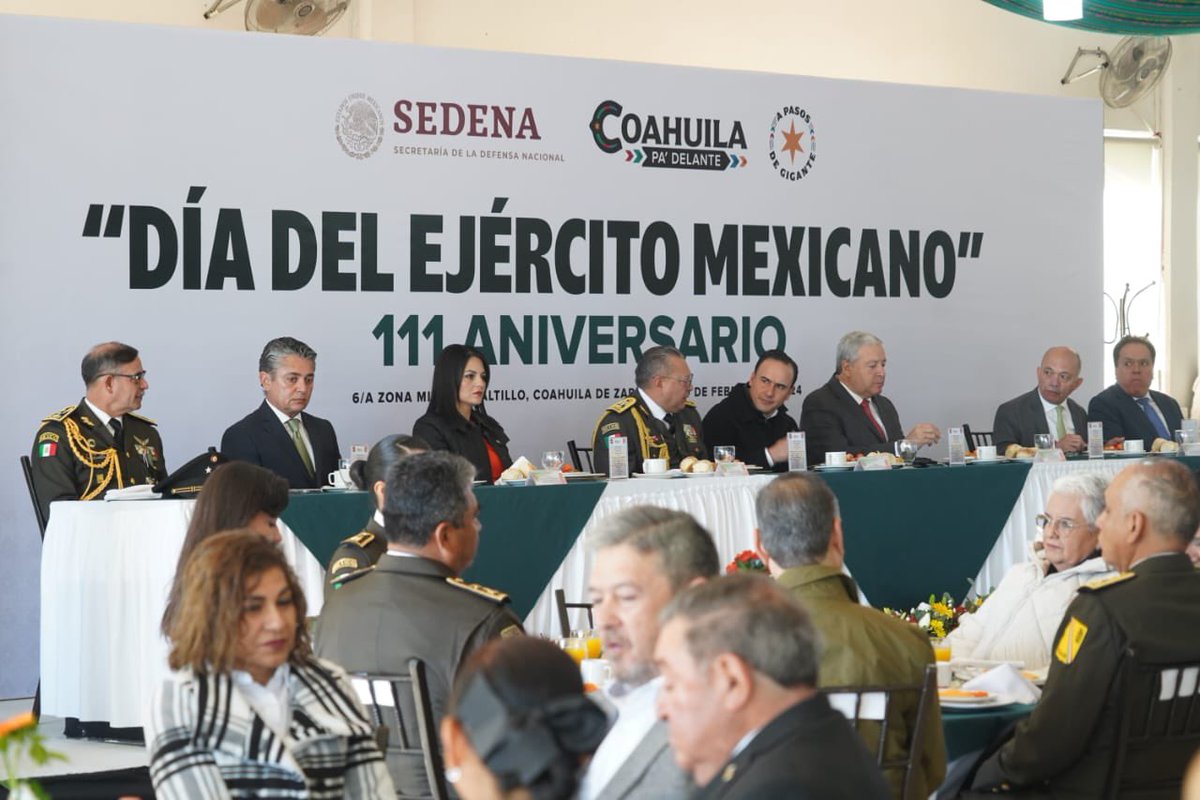 PJCoah's tweet photo. Esta mañana, el Magistrado Presidente @MiguelMery acompañó al Gobernador @manolojim en la celebración del 111 Aniversario del Día del Ejército Mexicano en #Saltillo, con la presencia de Eufemio Alberto Ibarra, Comandante de la XI Región Militar. #CoahuilaLaJusticiaContigo https://t.co/2OsOFdh1KO