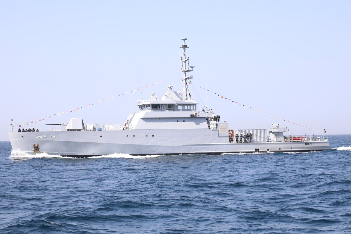 Le 18 février 2024, la Marine nationale a été informée de la disparition de 5 pêcheurs suite au chavirement de leur pirogue au large de la Casamance. Dès réception de l'information, le patrouilleur de haute mer NIANI a été déployé sur zone. 
@CHEFDIRPA 
@meteosenegal   
1/2