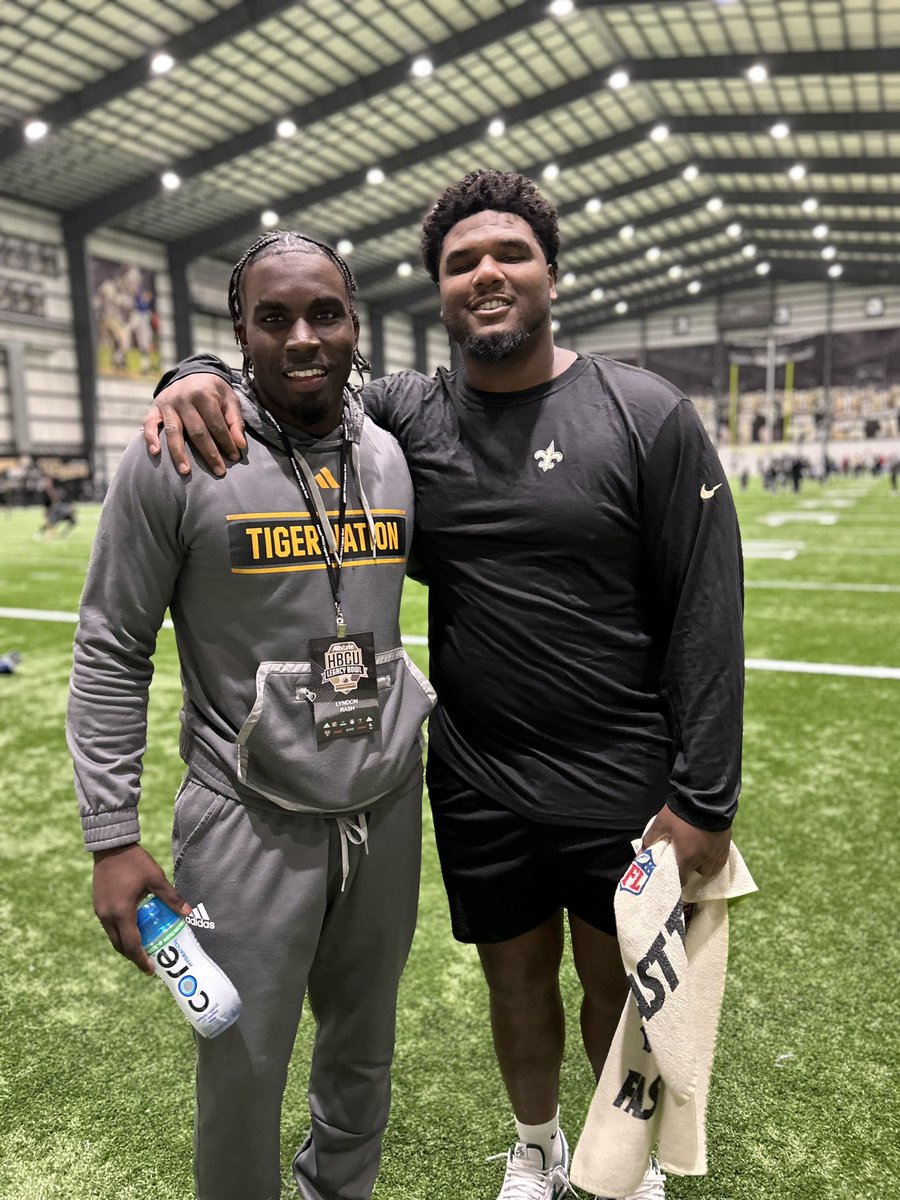 .@A_kamara6 and Malcolm Roach stopped by the @HBCULegacyBowl Combine at the @Saints facility today! #hbcucombine #InspireChange