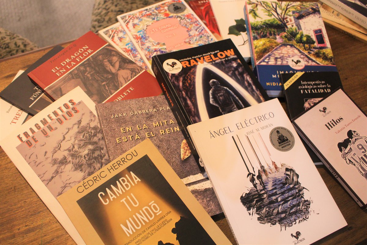 Contentos de recibir un cargamento de libros de <a href="/EAlectrion/">Editorial Alectrión</a>, casa editora nacional con muy interesantes obras en distintos géneros: narrativa, poesía, ensayo, filosofía, crónicas periodísticas y ciencia ficción. Esta semana publicaremos cada uno de los títulos que nos llegaron.