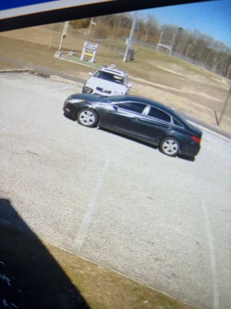 #BREAKING: @GloTwpPolice release a photo of a vehicle believed to have been involved in a hit and run this afternoon at GloTwpCommunity Park. A man in his 20s was airlifted to Cooper Univ. Hosp. @FOX29philly Call police if you have info.
