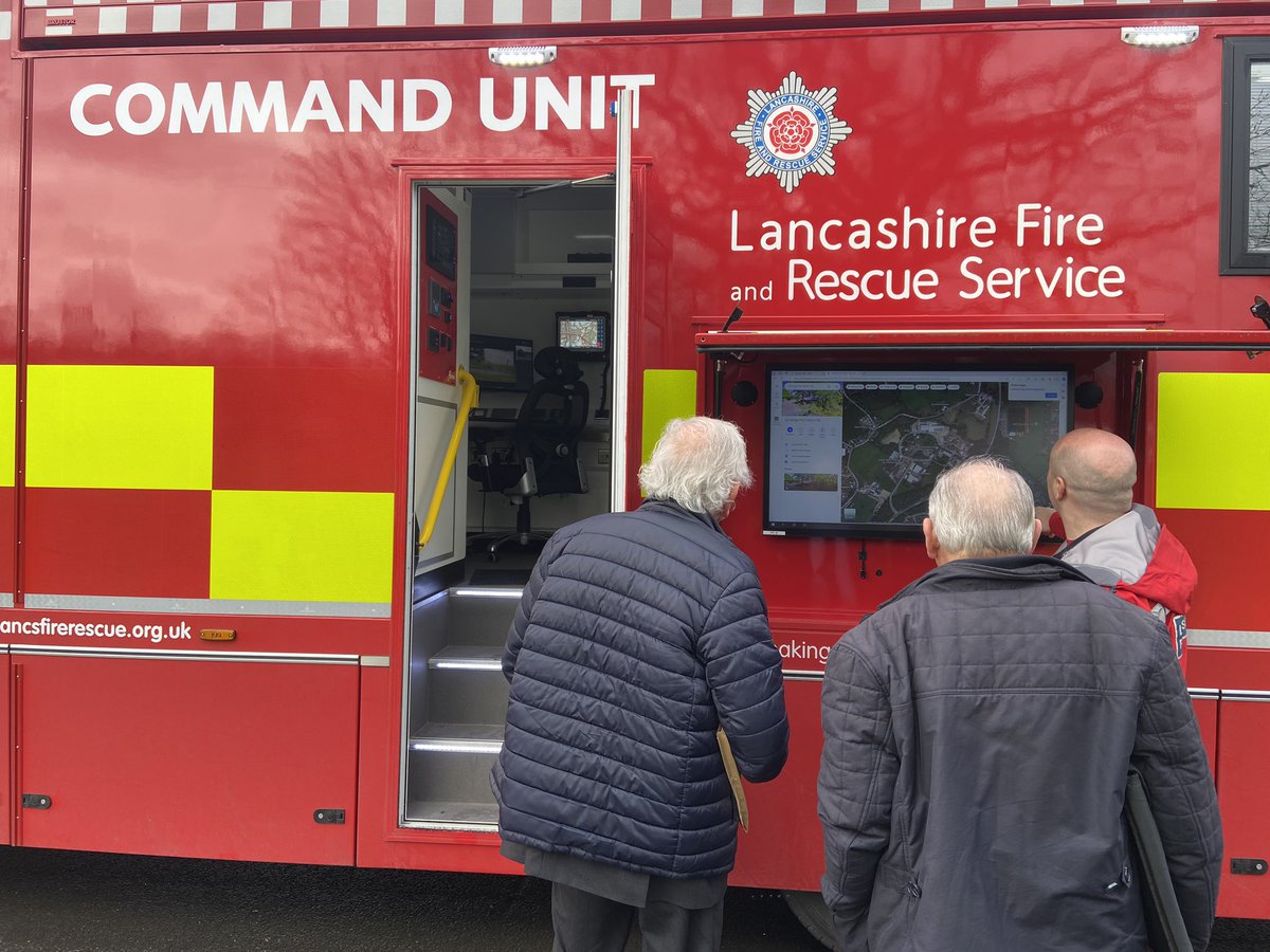 Started the day @LfrsStc for @LancashireFRS Combined Fire Authority meeting where members were given a tour of our new Command Unit. Finished with a trip to @Darwen_Fire On Call unit, thank you for the questions, suggestions & commitment 🚒