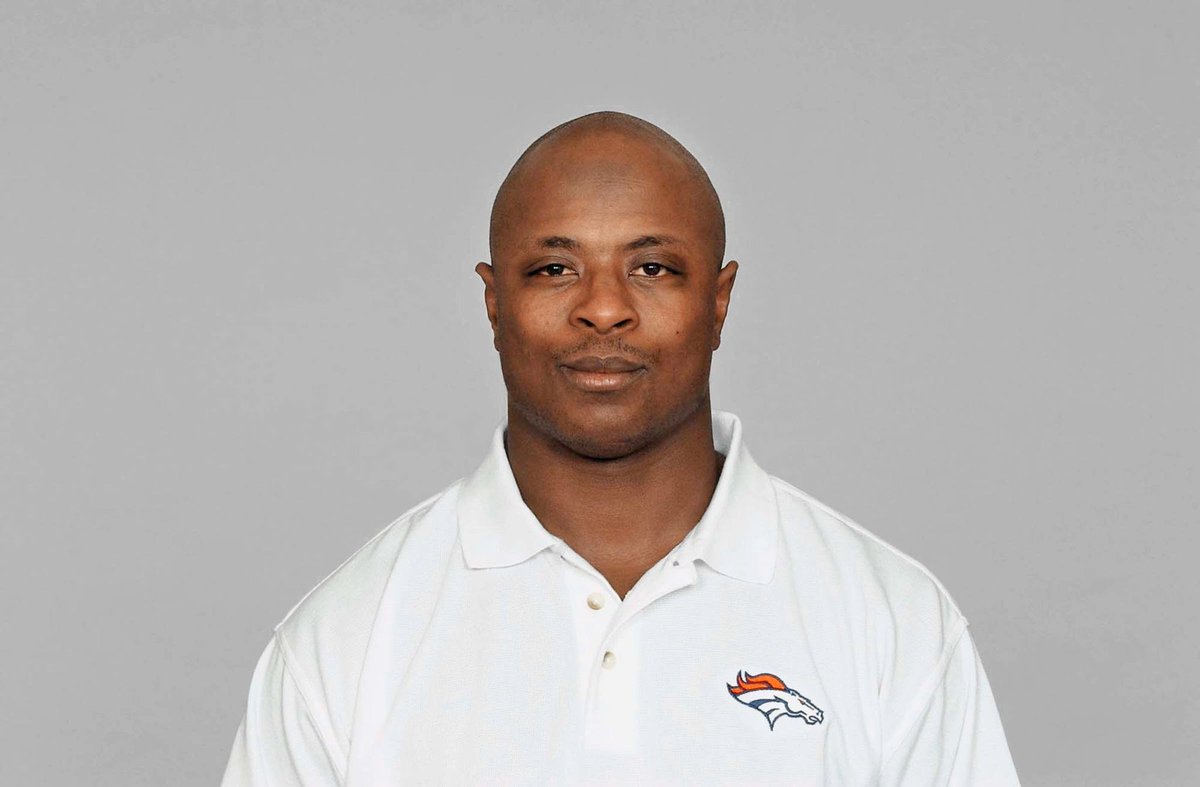 #Dolphins are hiring Ronnie Bradford as a Senior Special Teams Assistant sources confirmed to <a href="/asmrjeffwill/">Jeff Williams</a> 

Bradford served as the Broncos Special Teams Cordinator, while HC Mike McDaniel was there in 2005