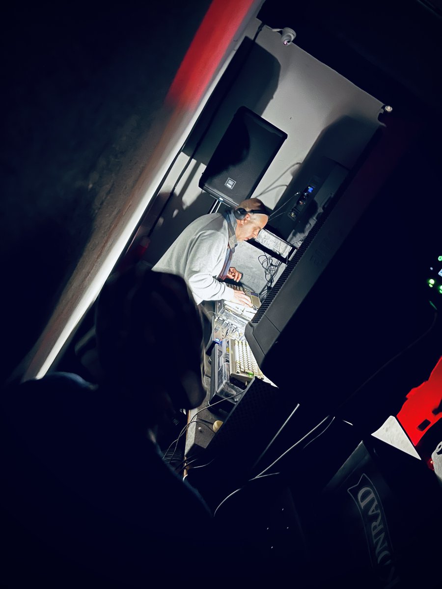 DECRUNCH demoparty tweet media