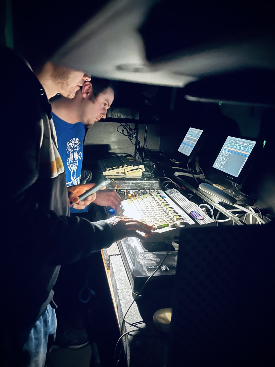 DECRUNCH demoparty tweet media