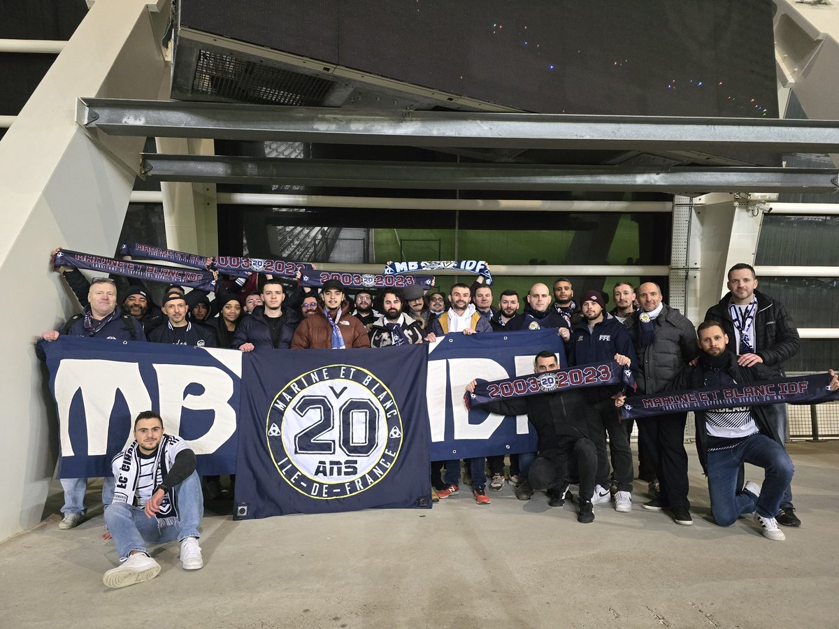MBIDF's tweet photo. Après les filles, c’est les hommes qui font match nul 1-1
Bravo aux présents, bon retour à tous et à très bientôt pour les prochains déplacements ! 🔵⚪️ #mbidf #mbidfontour #20ans https://t.co/cE19MpHkNZ