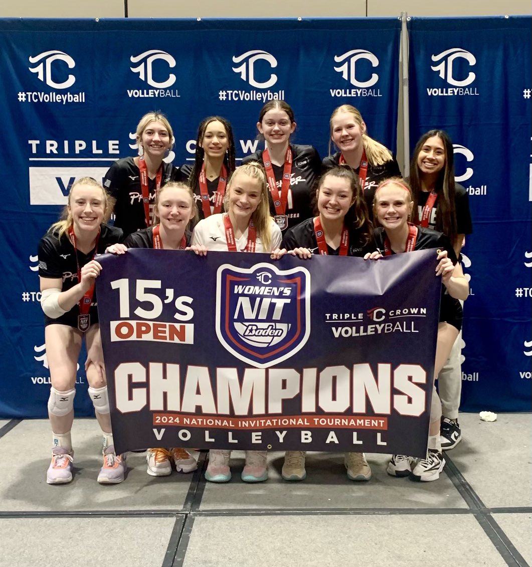Premier_15Gold's tweet image. 15 Open Division Champions! 8-1 on the weekend and leaving hungry! ✨👑

#LeanIn | #goPremierVB