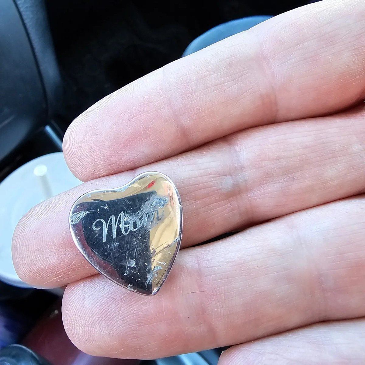 cmcalgary's tweet photo. Found in the Sobeys parking lot, 162 Ave SW

https://t.co/eA3h44k78M

#yyc #calgary https://t.co/39kWGXniLk