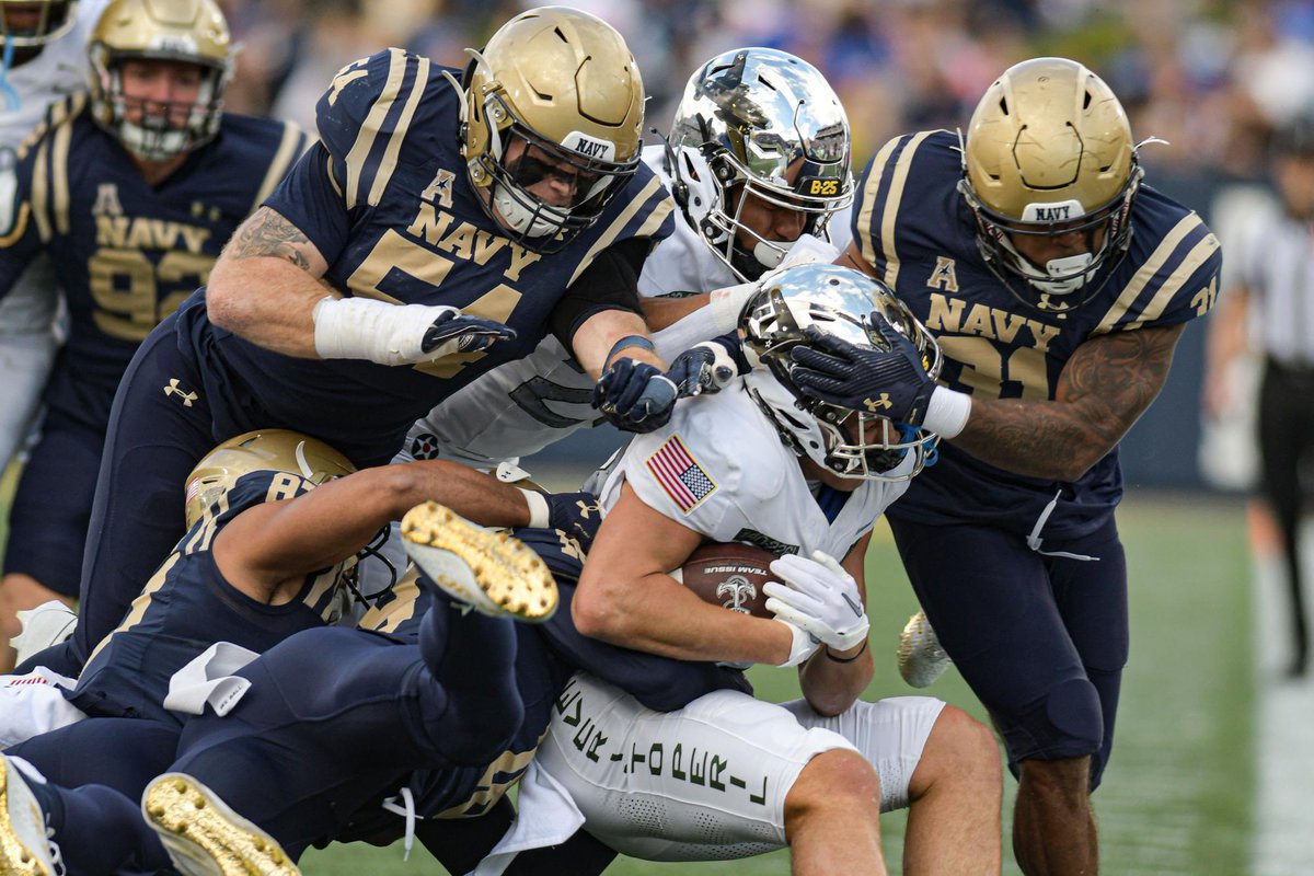 After a great conversation with @PJVolker I’m blessed to receive an offer from Navy! #LETSFLY25 @NavyFB @_CoachNew @CoachIvinJasper @LBurgFootball @lhstigercoach @IndianaPreps