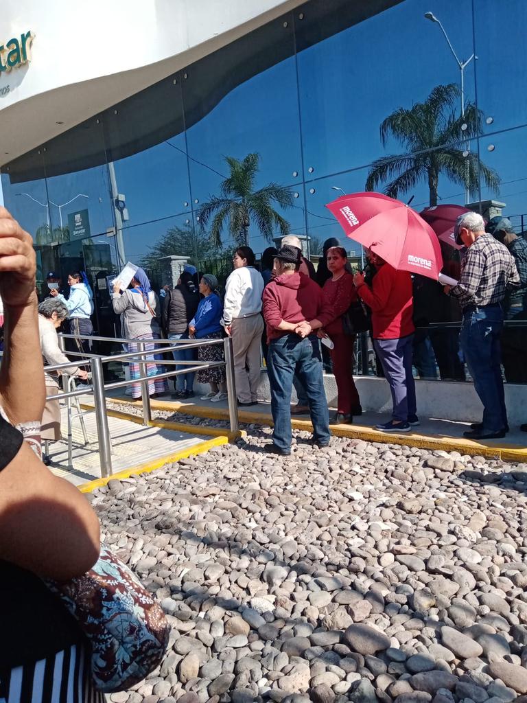 AdolfoVDE's tweet photo. @HomeroMartinezC @SigloDurango @DurangoPC @CDE_PRI_Durango su ayuda sr alcalde, lo que nos pueda mandar de agua ya que la gente del bienestar pues no nos atiende.. Muchas gracias https://t.co/pTWpabyo8H
