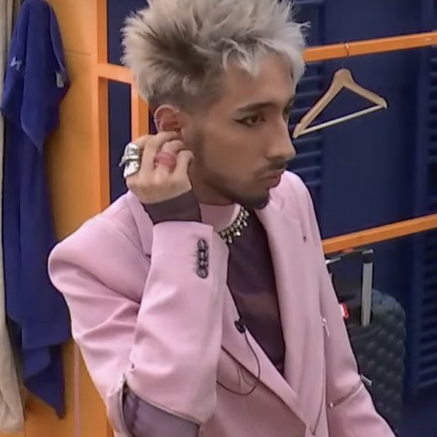 nosoytubratz's tweet photo. el glow up que ha tenido esta persona yo me quedo tiesa #OTDirecto19F https://t.co/JOQlBfK6Ef