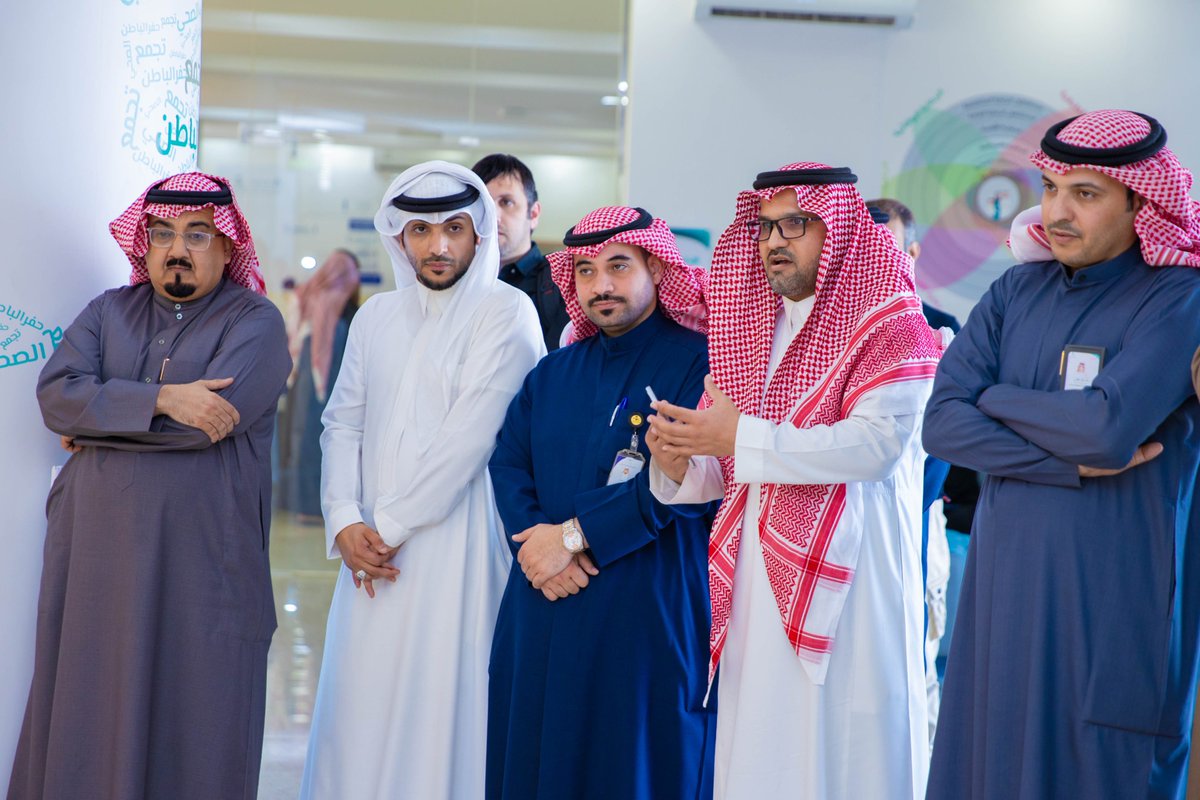 تغطية| 📸
#تجمع_حفرالباطن_الصحي
يقيم اللقاء الثاني والثلاثون لـ #محور_التواصل لمنسوبي التجمع ،والذي يستضيف هذا الأسبوع الأخصائي : فهد بن زيد الحربي وذلك في بهو التجمع.