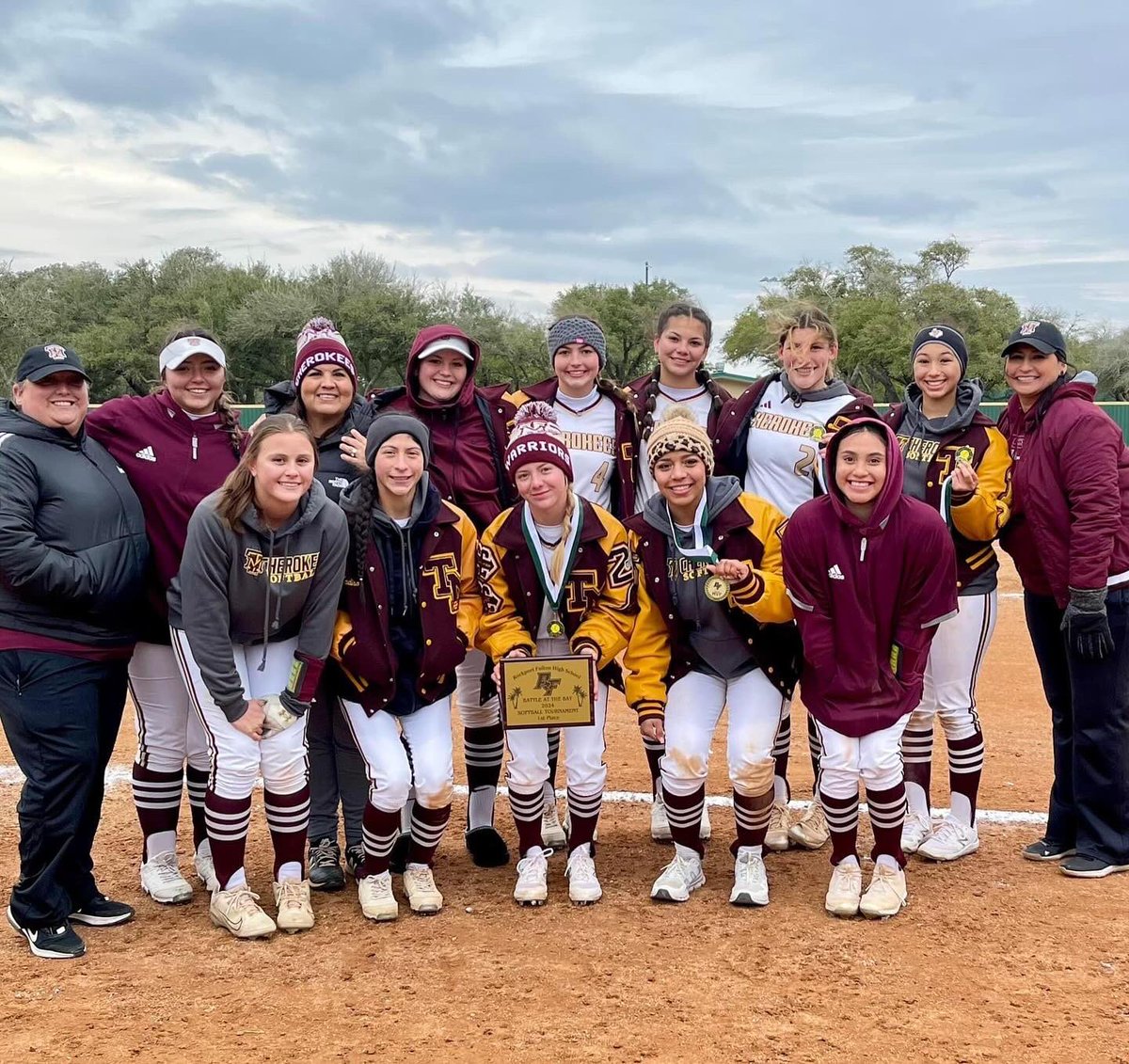 TMcherokeeSB's tweet photo. Cherokees Won 1st place!!🏆 at the Battle at the Bay Tournament improving their overall season record to 6-0!
Tournament Awards:
🏅Demiree Stafford- MVP
🏅Aubrey Gilchrist - All Tourney
🏅Madison Gummelt- All Tourney
🏅Danica Salinas- All Tourney
#GoCherokees
#WhateverItTakes https://t.co/YGMoV5qGcL
