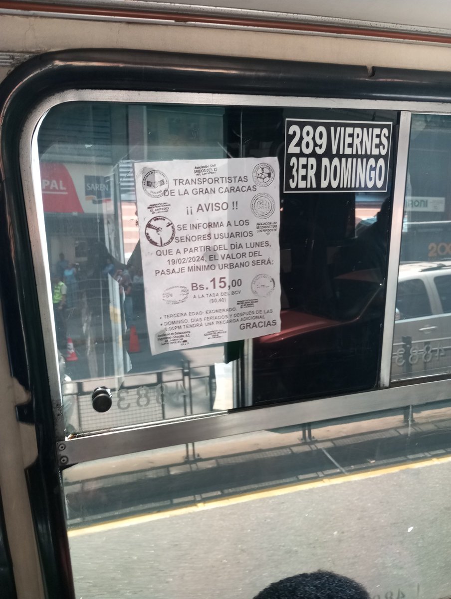 colectordeideas's tweet photo. @NicolasMaduro @traficovv @TransporteGobVe Quien determina el pasaje en Venezuela. Cada carro por puesto. Cobra lo que le parece! https://t.co/FTyDfvYdt1