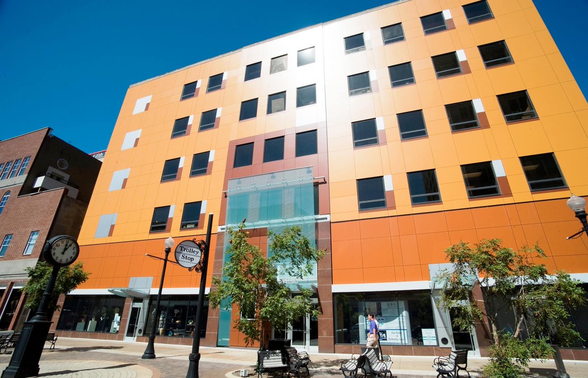 SummitRealEst's tweet image. New suite available April 1st! Availability from 256 SF to 16,000 SF. Call Richard Clements for details at 812.426.1070.
summitrealestate.us/listings/innov…