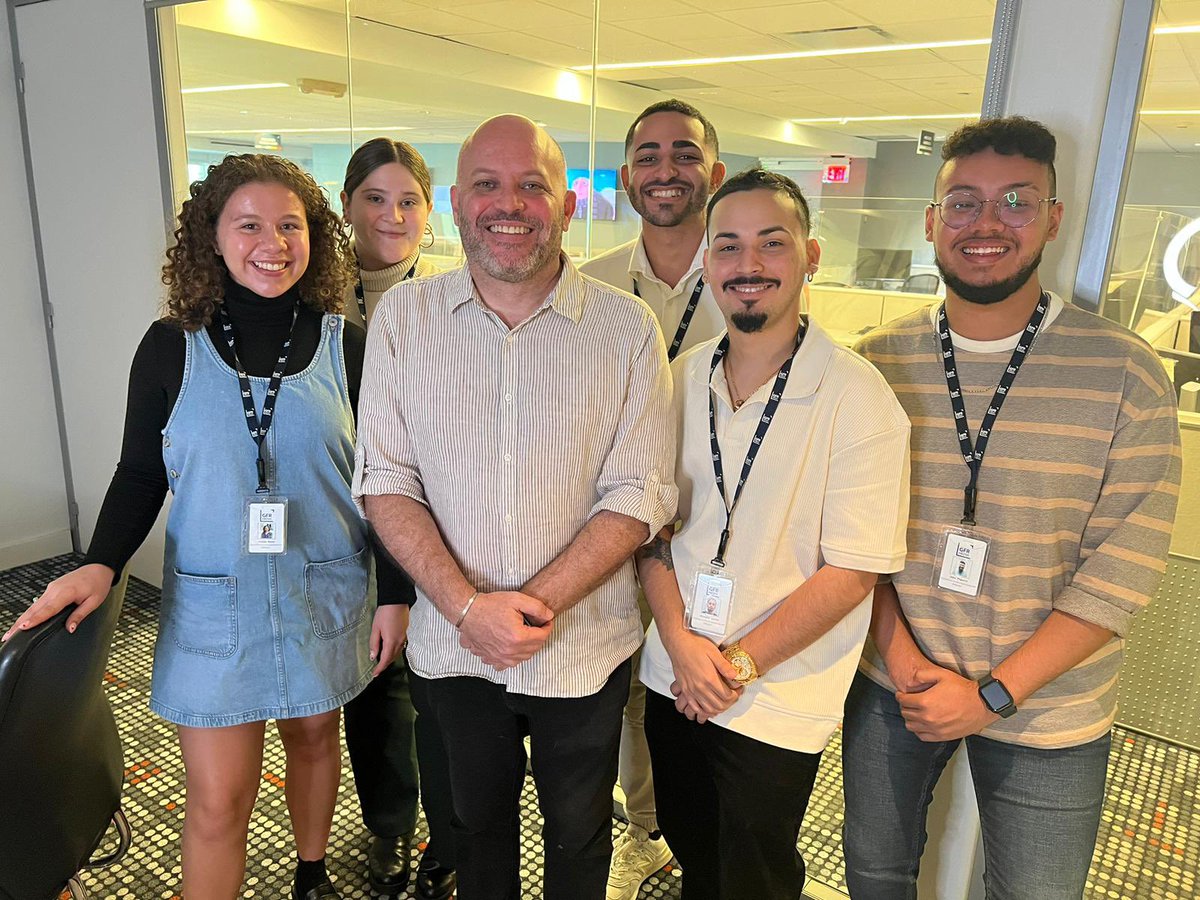faciuprrp's tweet image. ¡En la FaCI, se aprende en la práctica! 🐓❤️

Los estudiantes del curso INFP 4109 en su práctica supervisada en Periodismo en GFR Media junto a su profesor Israel  Rodríguez Sánchez.  ¡Les deseamos el mayor de los éxitos! #FaCI #gallitosyjerezanas🐔🐓