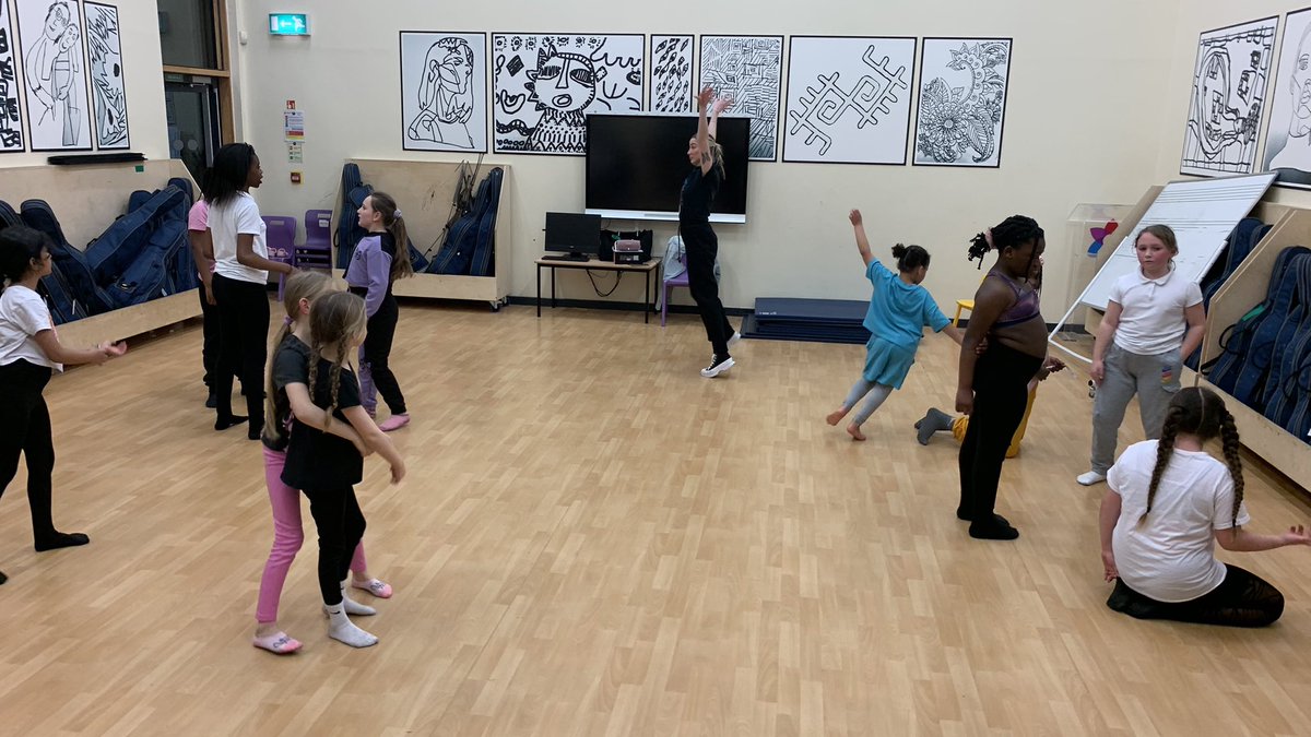 A new addition to LS9 Club, this week, as Inspiring Positive Futures begins work with our young people! 🏉 🏏 💃 🕺 📍 RHA 🗓️ Monday-Wednesday ⏰ 5pm-7pm @YorkshireSport @IPFutures @dazldance @RugbyLeeds @LUFC @Ad_Fuller @asgharlab @FarleyLabour @GORSESCITT