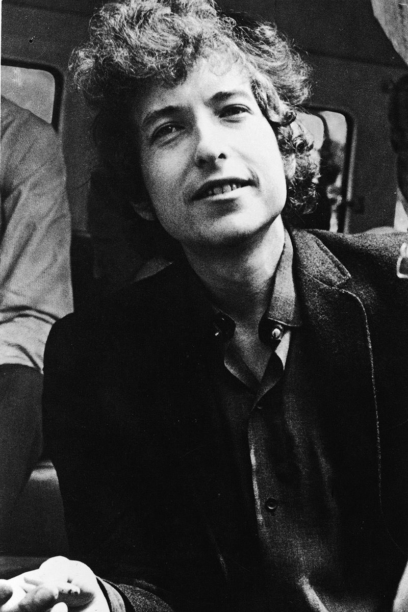 sonofabandteach's tweet photo. Saw the holdovers yesterday and my first reaction is that Timothée Chalamet was the weong choice for the bob Dylan biopic https://t.co/pTaZfyz2OO