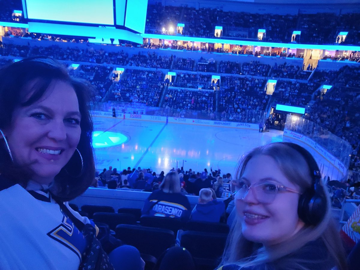 stlsnethenahs's tweet photo. We are celebrating our Presidents  at the Blues game. 
Thank you, Mr. President for the day off and St. Louis Blues for the Noon game. https://t.co/dcBVtyqMpy