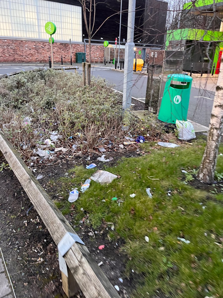 GavinS73's tweet photo. The epidemic levels of littering &amp; flytipping in the community often comes from inaction from local councils &amp; poor practice by local business. None more so than our national supermarkets. Asda in Bootle have ignored complaints for too long. Enough is enough. @AsdaServiceTeam https://t.co/dTtTUmXskO