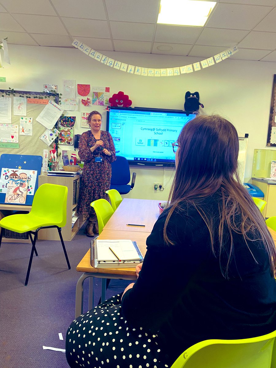 SofryddPrimary's tweet photo. Excellent PL tonight led by @spseallan continuing our journey and further “Developing Cymraeg at Sofrydd Primary School” @EAS_Cymraeg https://t.co/HaMcUE4xAH