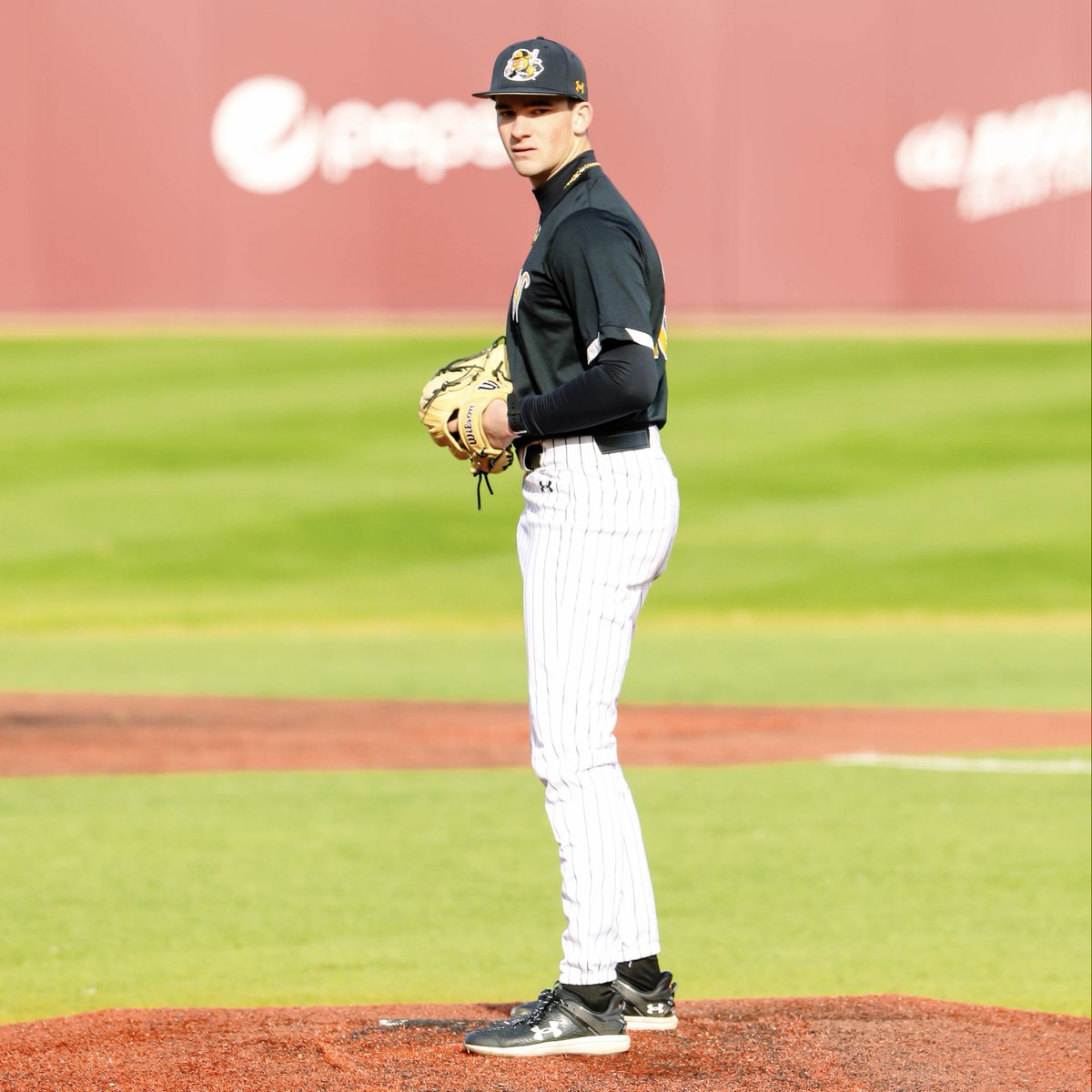 GoShockersBSB's tweet photo. Quite the debut for this duo ⭐️⭐️

@Camdenkj12 (8-for-15, 7 RBI) and @danielzanggg (6.0 scoreless innings, 8 Ks) earn a spot on the first AAC Weekly Honor Roll! https://t.co/RIeizpGSYp