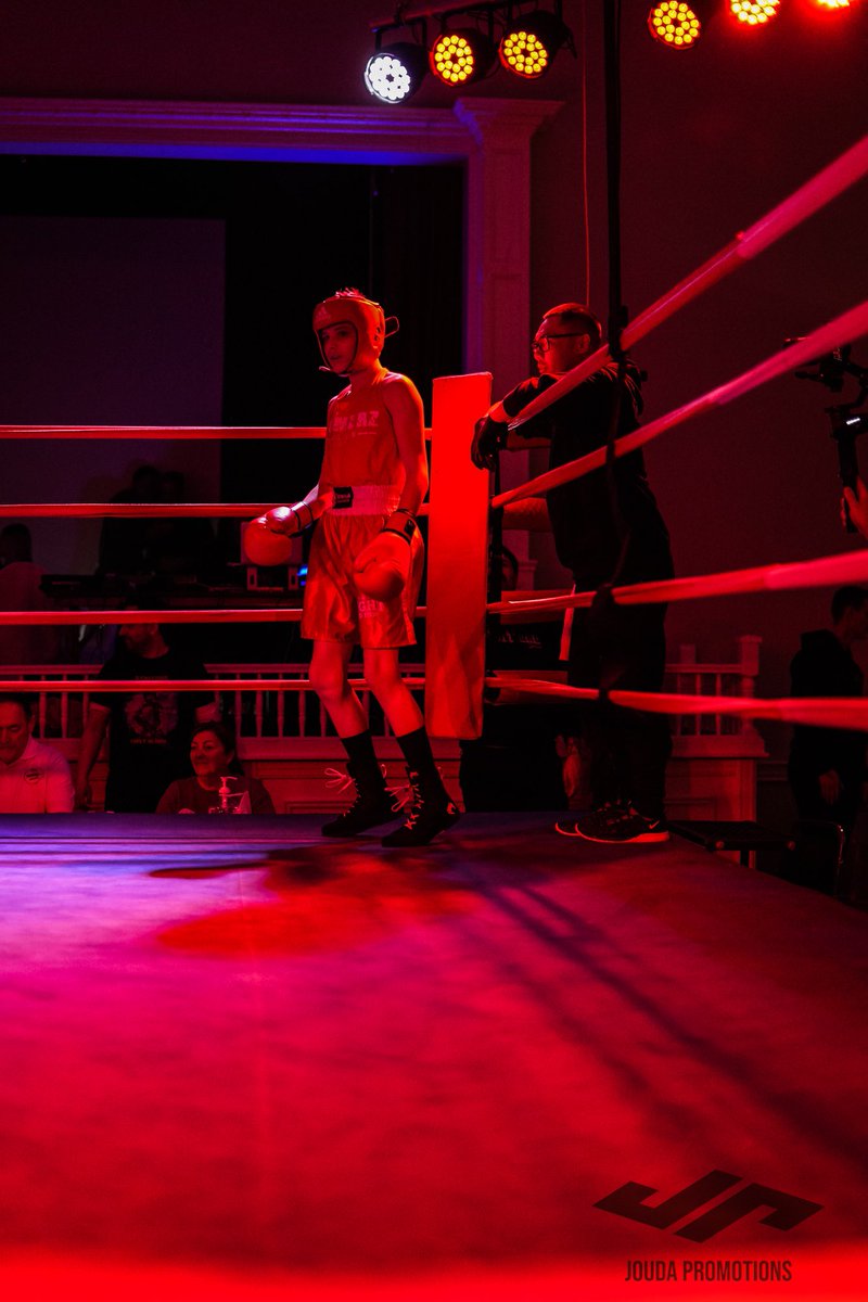 nrs82's tweet image. .@cassiussmith3 begins his amateur boxing career with a first round stoppage before a sold-out crowd Saturday night at the Marconi Club in #LdnOnt