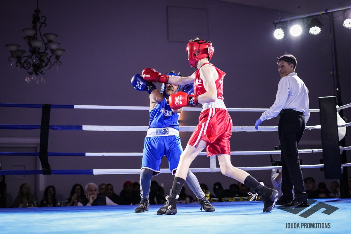 nrs82's tweet image. .@cassiussmith3 begins his amateur boxing career with a first round stoppage before a sold-out crowd Saturday night at the Marconi Club in #LdnOnt