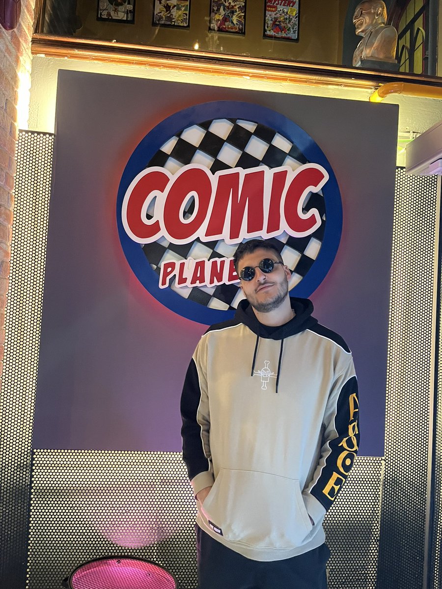 AitorBJ20's tweet photo. También visitamos #ComicPlanet 👾 https://t.co/0nvjniyjnl