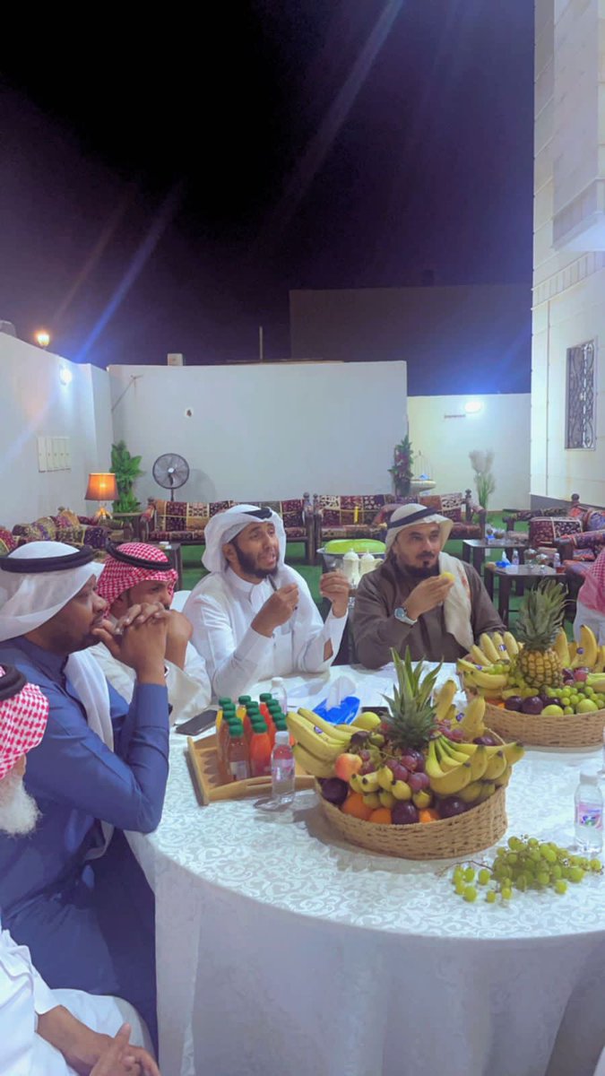 Algonfedah's tweet photo. أستقبل رجل الأعمال عبدالمجيد الكناني بمنزله الكائن بحي الحمدانية عدد من أعضاء #ملتقى أهالي #القنفذة بجدة وذلك لمناقشة عدد من الخطط المستقبلية للملتقى ، ويُعد ابو ناصر #الكناني الداعم الأول لملتقى أهل #القنفذة بجدة. https://t.co/OFz9nzWqOB