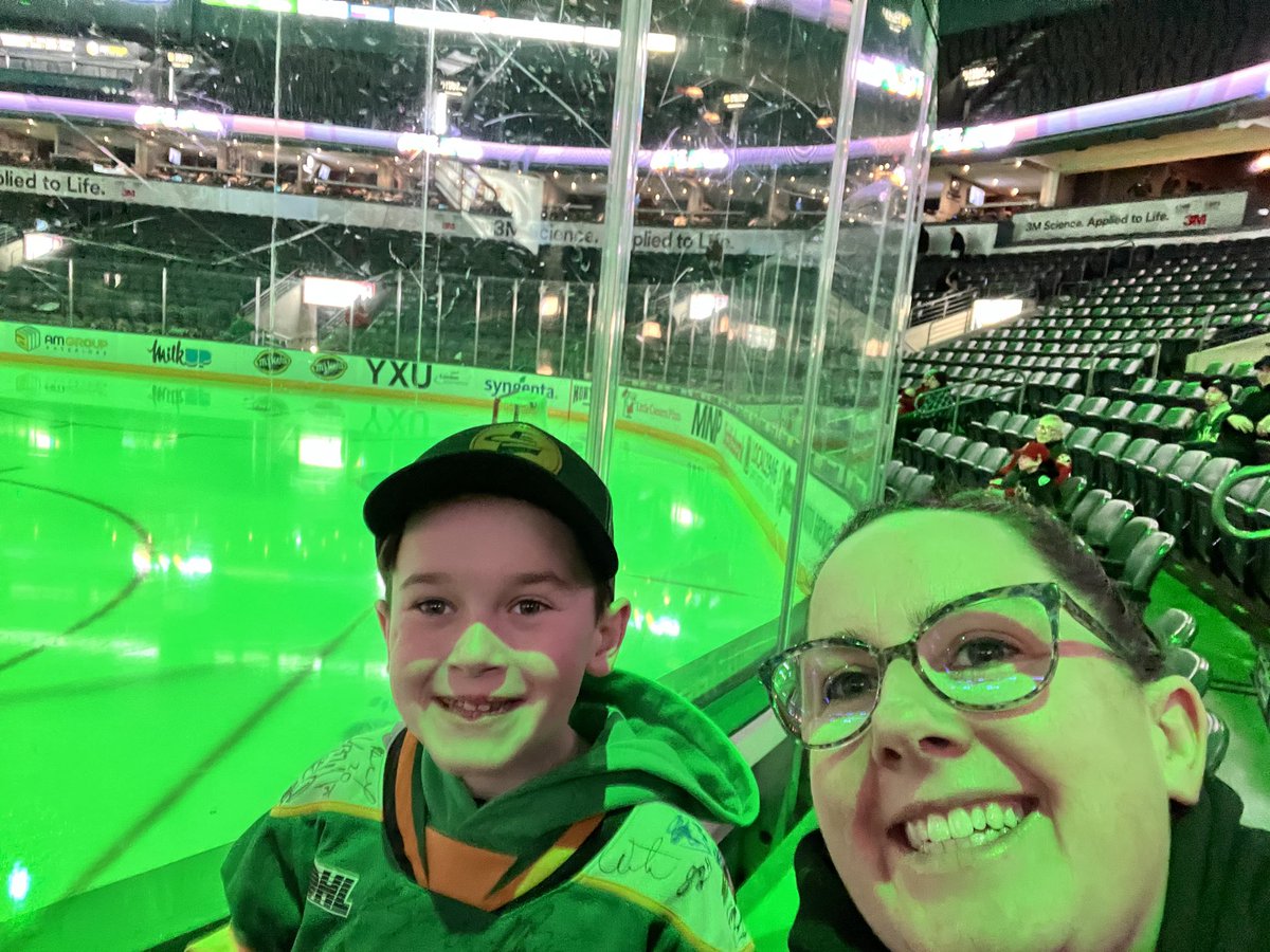sneezyroo's tweet photo. Special mother and son time at the @LondonKnights game on Family Day. Go Knights Go. 

Section 111 Row C Seat 7. 

#snapshotgiveaway @CoultersRx https://t.co/rYfOtSGfAM