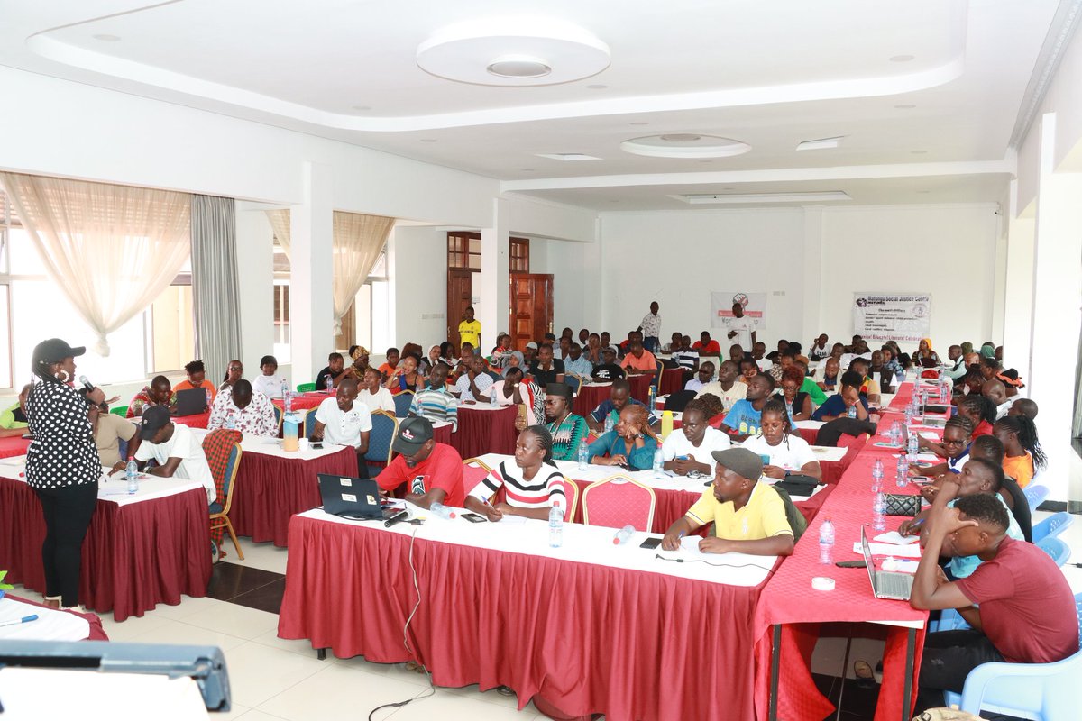 myquepesa's tweet image. Organize! Organize! Organize.. organize to take power. Day one of national convening at the Don annex in Bondo. #SocialJusticeNow #NationalConvening  @Hakiafrika @UhaiWetu @ManyattaBSJC @social_wg @IMLU_org