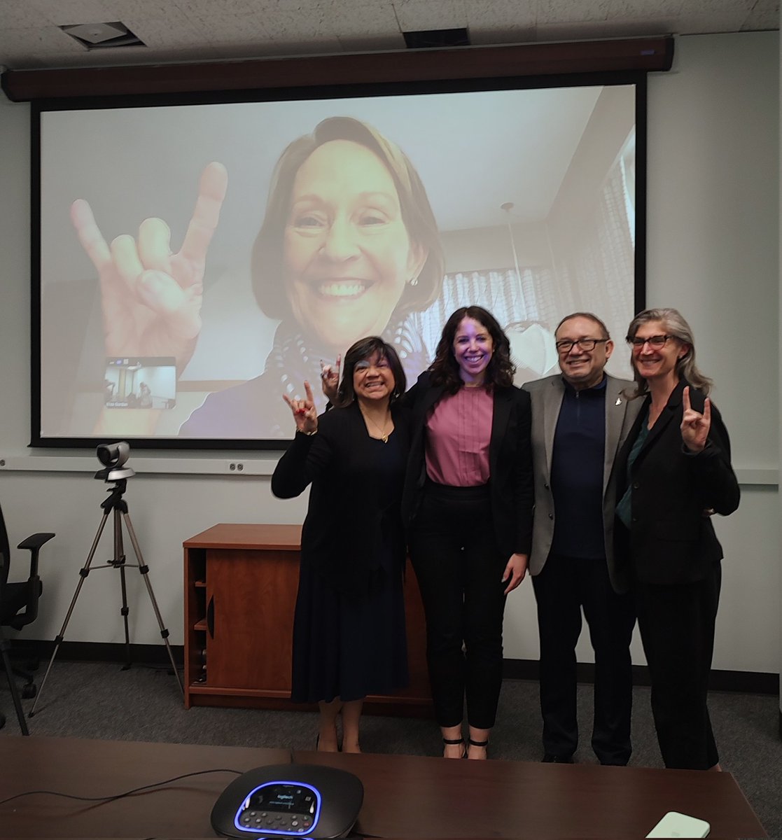 Honored to serve on Dr. Eliza Gordon's Dissertation Committee with Dr. Sarah Woulfin, Dr. Dottie Hall and Dr. Pedro Reyes! #UTAPP #TPLAAlumni @ProfessorReyes1 @sarahlouwou @ElizaJaneGordon