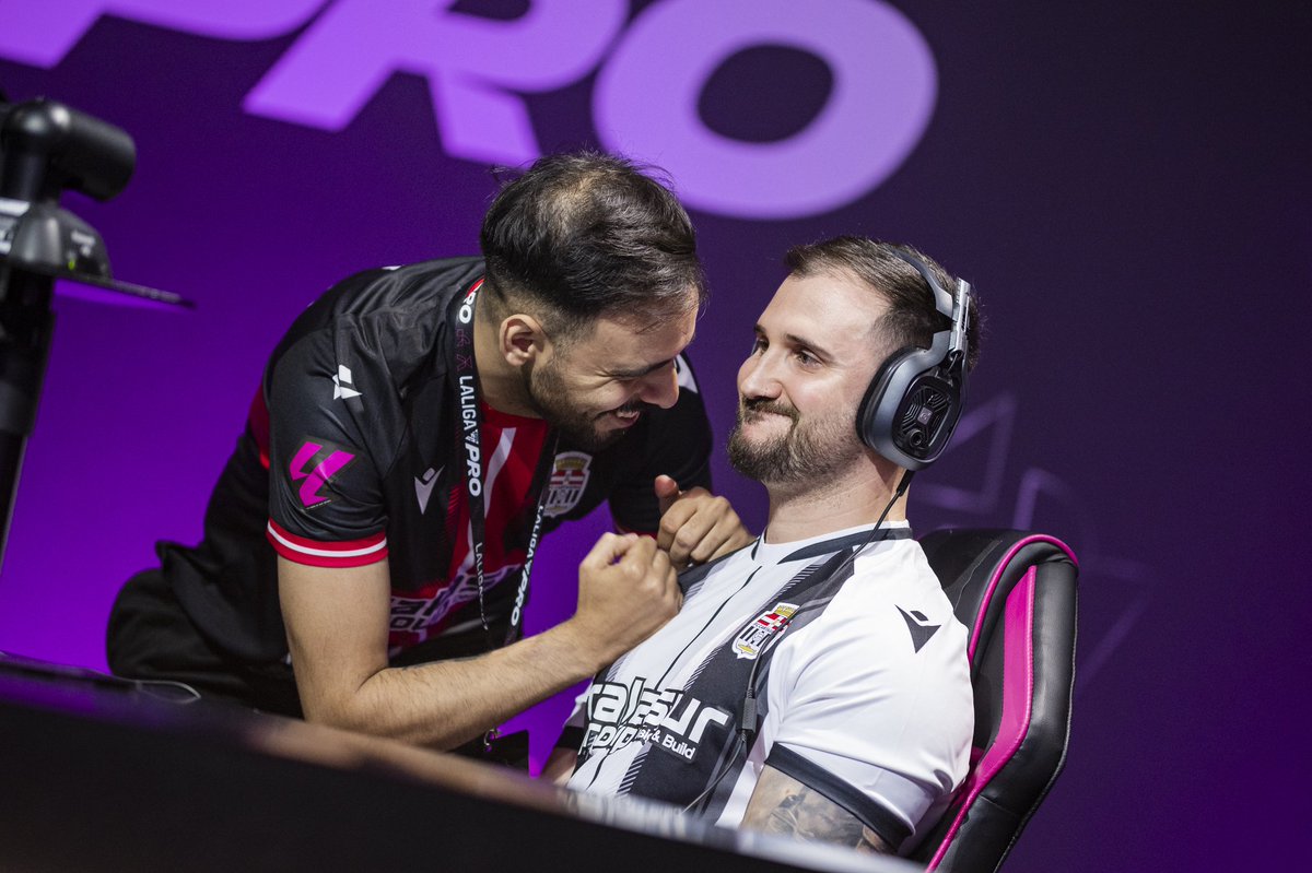 Gran inicio de Liga logrando un 6/6 de puntos posibles que nos dan la clasificacion a copa y a fase final.

Gracias a <a href="/Jun7mp/">Jun7🇮🇨</a> por sacar la mejor versión de mi, sin ti no sería posible niño.
A POR MÁS.🤍🖤

<a href="/JulitoClemente/">DJ JuLiT0</a> <a href="/FCCartagenaFIFA/">FC Cartagena eSports</a>

✅vs <a href="/U_D_Almeria/">UD Almería</a>
✅ vs <a href="/RealZaragoza/">Real Zaragoza</a>