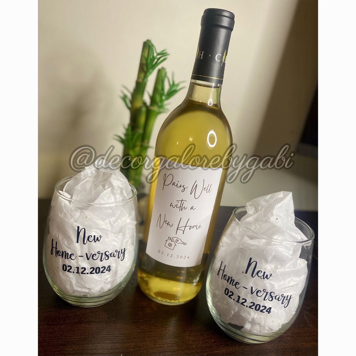 RenaeLoveee_'s tweet photo. ; Congratulations New Homeowners! 🍾 https://t.co/cpXfYfoBcK https://t.co/kA3DdJS670