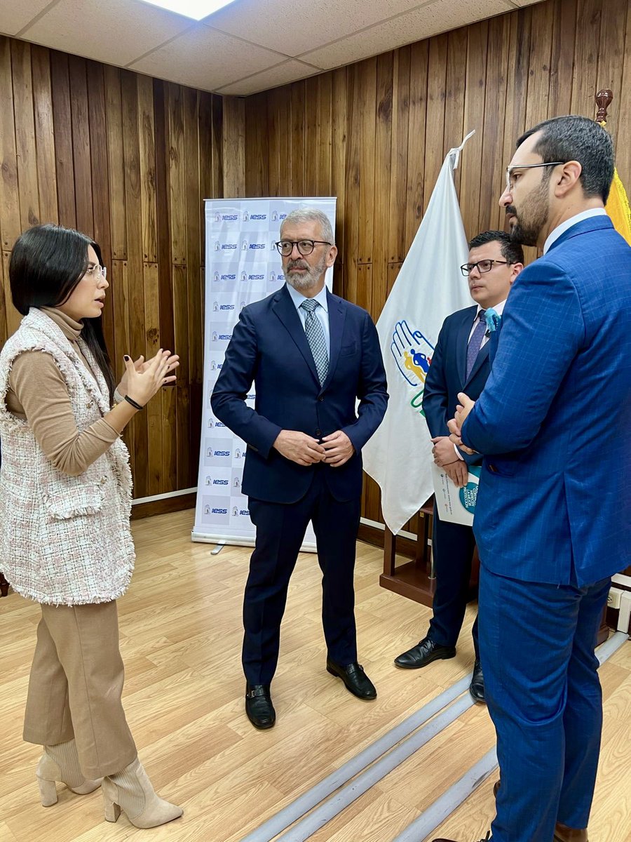 cccuenca's tweet photo. Esta mañana firmamos un acuerdo de voluntades con @AzuayIESS , para facilitar la formación de nuestros socios.

Seguimos diversificando los servicios a favor de los agremiados #cccuenca ✍🏻 https://t.co/KEVzg55qBo