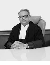 सुप्रीम कोर्ट के जज जस्टिस वी नगरत्ना और जस्टिस अगस्टाइन जॉर्ज मसीह.. इनकी नजर में संदेशखाली में तो सैकड़ो महिलाओं पर अत्याचार हो रहे हैं यौन हिंसा  और सामुहिक बलात्कार हो रही है वह एक नॉर्मल बात है 

यही जस्टिस बीबी नागरात्नाब थी जिन्होंने बिलकिस बानो के केस में बहुत गुस्से का