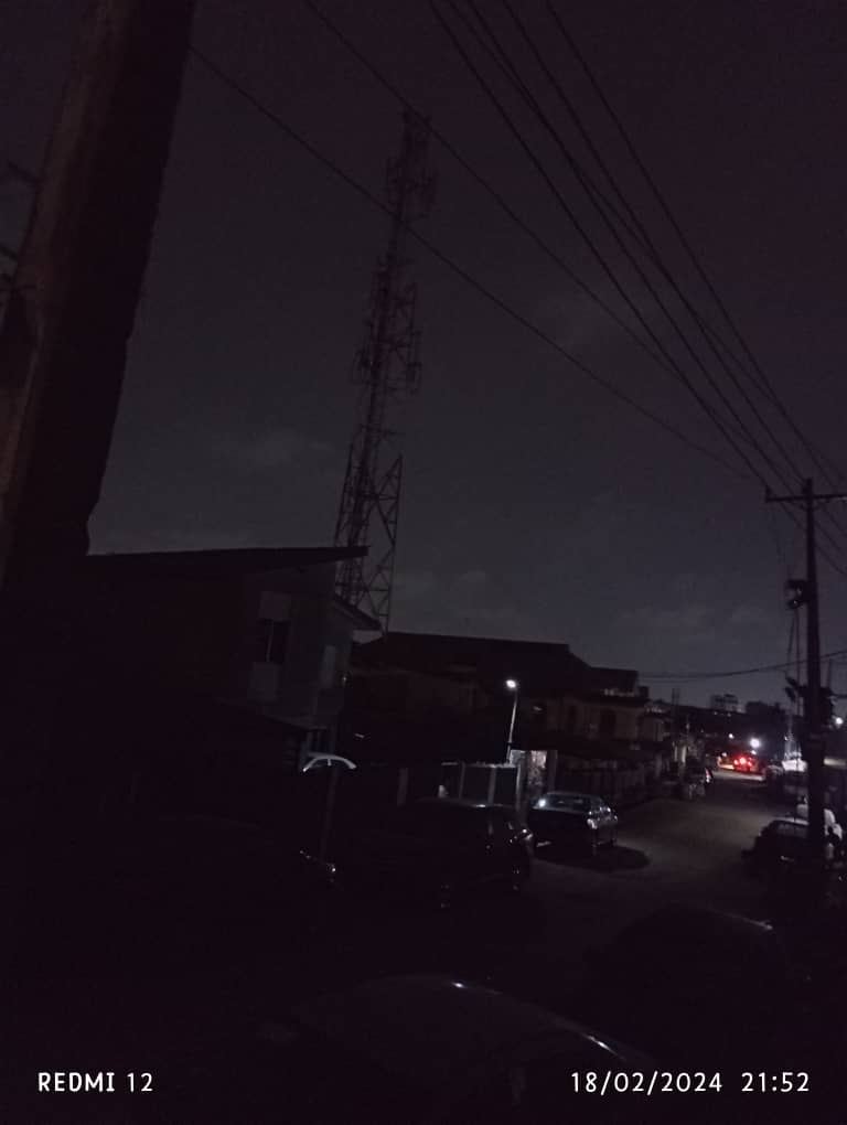 Oworonshoki's cry for light falls on deaf ears at @IkejaElectric. We won't stay silent anymore! #lightupoworo #oworosubstation #lightupoworo #gistlover