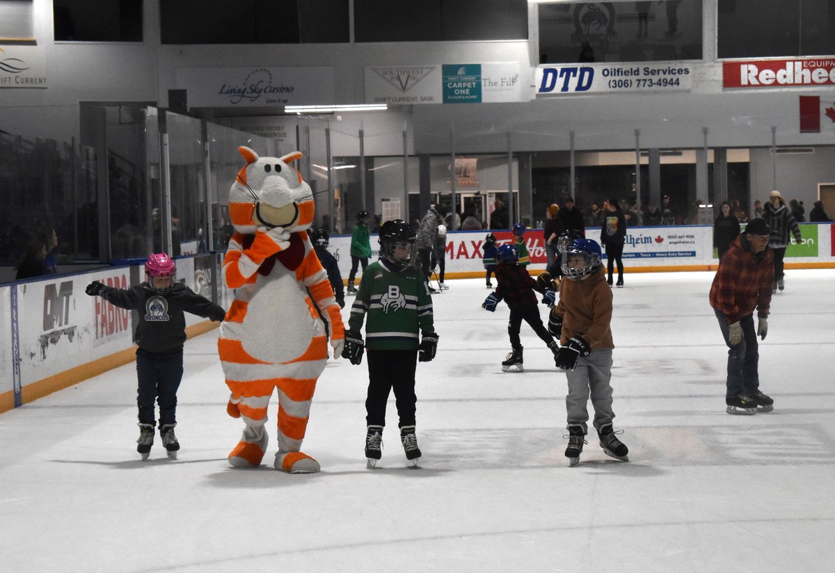 A full schedule of Family Fun Week activities in #SwiftCurrent kicked off this morning with public skating at the InnovationPlex.  #FamilyDay2024 <a href="/City_SC/">Swift Current</a>