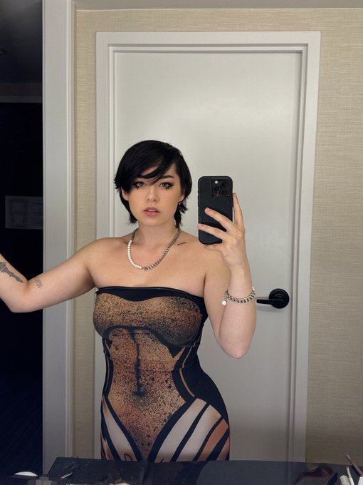 [pitbull voice] meet me at the hotel room https://t.co/KP4ugS5ZtG