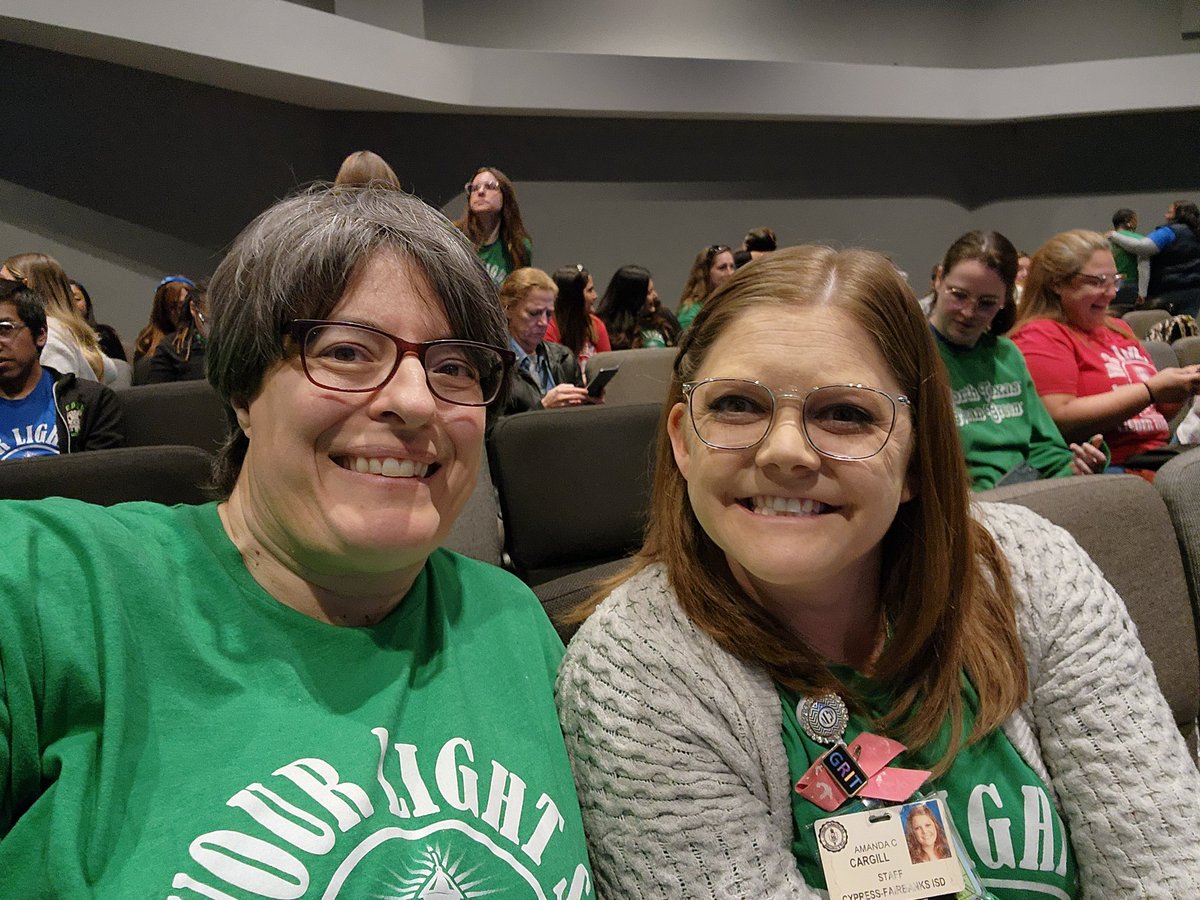 LeopardLibrary's tweet photo. @severson_j we are back and ready to learn! #LighthouseProud #LiedersAreReaders @CyFairISD @CFISDLieder https://t.co/yj0UwHsvnf