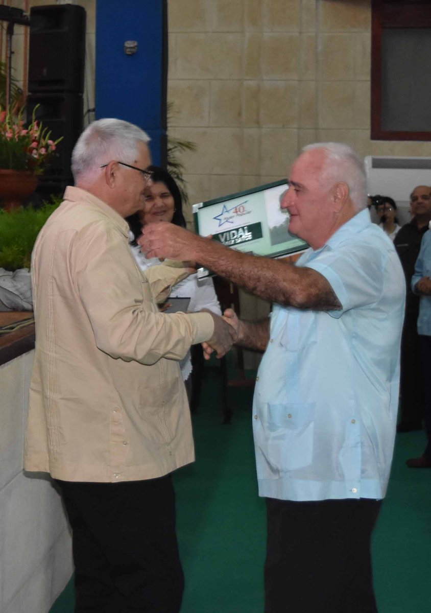 Con profundo dolor conocimos en el <a href="/gobpinar/">Gobierno Pinar del Río 🇨🇺</a>  la noticia del fallecimiento de Vidal Pérez Baños, quien fuera presidente de la Asamblea Provincial del #PoderPopular de #PinardelRío entre 1995 y el 2008, lleguen a sus familiares y allegados nuestras condolencias.