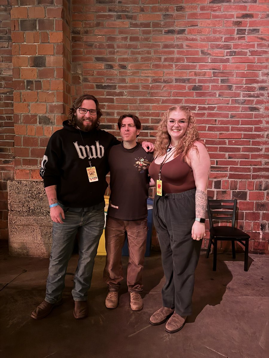 bessonftmiller's tweet photo. 6 years ago to yesterday. still in the top of my favourite live shows i’ve seen. thank you @HoodieAllen for putting on such a banger of a night, and making my brother in law the giddiest i have ever seen him over anything. https://t.co/foPEX38clb