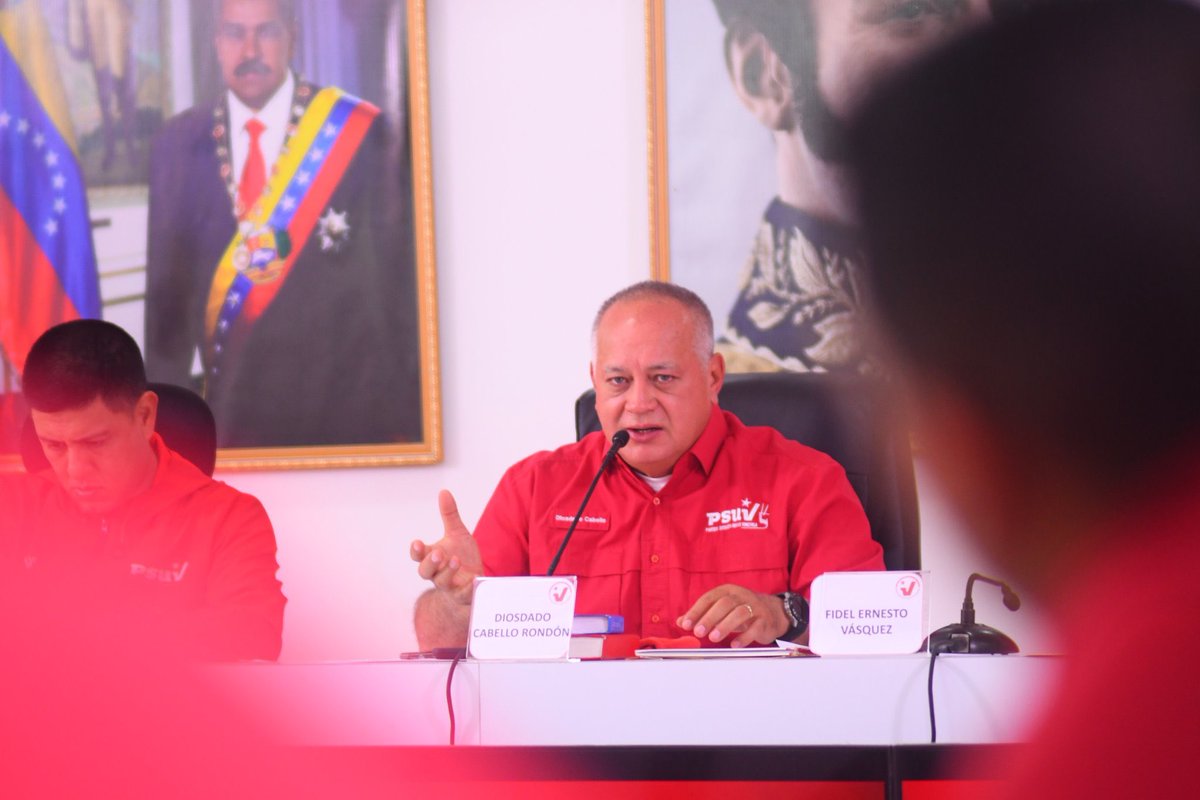JoseGVielmaMora's tweet photo. #19Fe Reunión de la Dirección Nacional del @PartidoPSUV encabezada por el 1er Vicepresidente @dcabellor debatiendo, planificando y avanzando en las tareas encomendadas por el líder Pdte. @NicolasMaduro
#PuebloMaduroQueAvanza
@Grecia_Jpsuv @pinfantea @FidelVasquzPSUV https://t.co/e2qveBEvkj