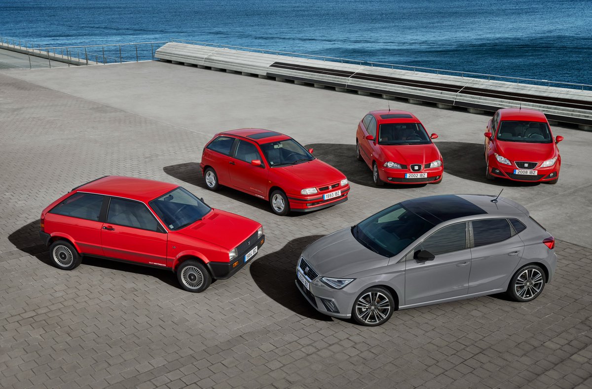 autodinamicomx's tweet image. 🧵- El #SEATIbiza, modelo que ha acompañado a la marca española durante más de la mitad de su historia y 5 generaciones, celebra 4 décadas de vida. 🚘🇪🇸 @SEAT_Mexico