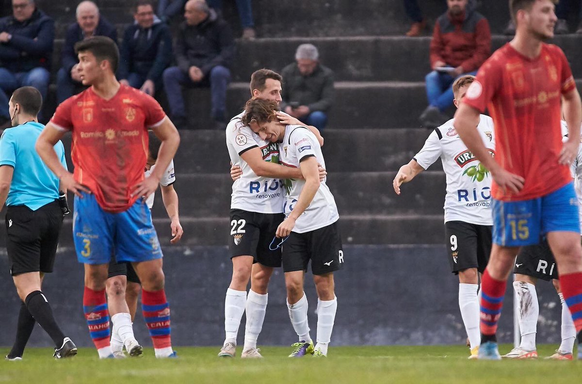 10RodrigoSanz's tweet photo. Feliz de volver. Qué sensación!
Sabor agridulce por no poder conseguir los 3 puntos. Muchas gracias a todos los que me acompañáis en este camino. 
Vamos con todo 🤍🖤 @cdtudelano https://t.co/pD9Ic7Z30s