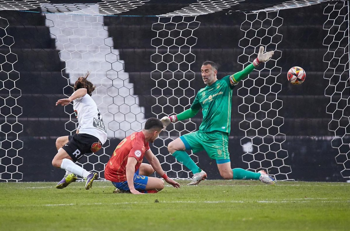 10RodrigoSanz's tweet photo. Feliz de volver. Qué sensación!
Sabor agridulce por no poder conseguir los 3 puntos. Muchas gracias a todos los que me acompañáis en este camino. 
Vamos con todo 🤍🖤 @cdtudelano https://t.co/pD9Ic7Z30s