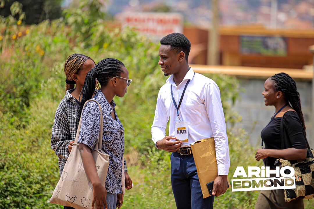 ArihoEd's tweet photo. Sometimes it takes only a caring heart to create CHANGE. 🤍🤎

We are igniting a flame of CHANGE 🔥
#NjagalaOyoFATI #ARIHOforGuild https://t.co/64WzAtavk2