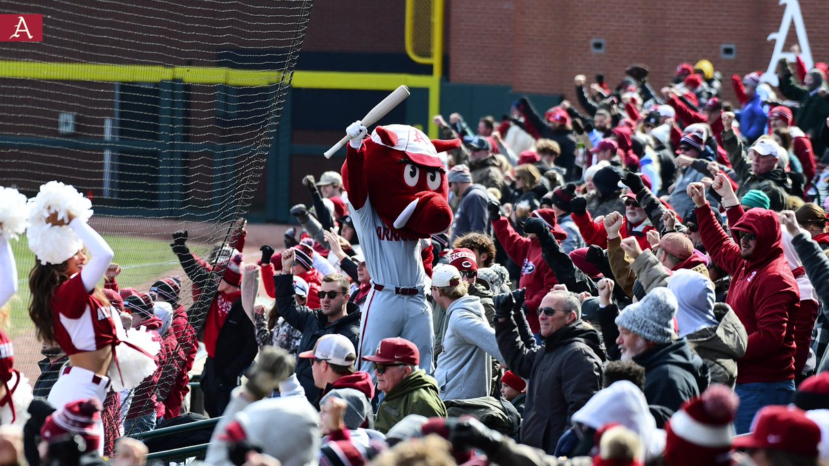 The total opening weekend attendance at Baum-Walker Stadium: 37,310